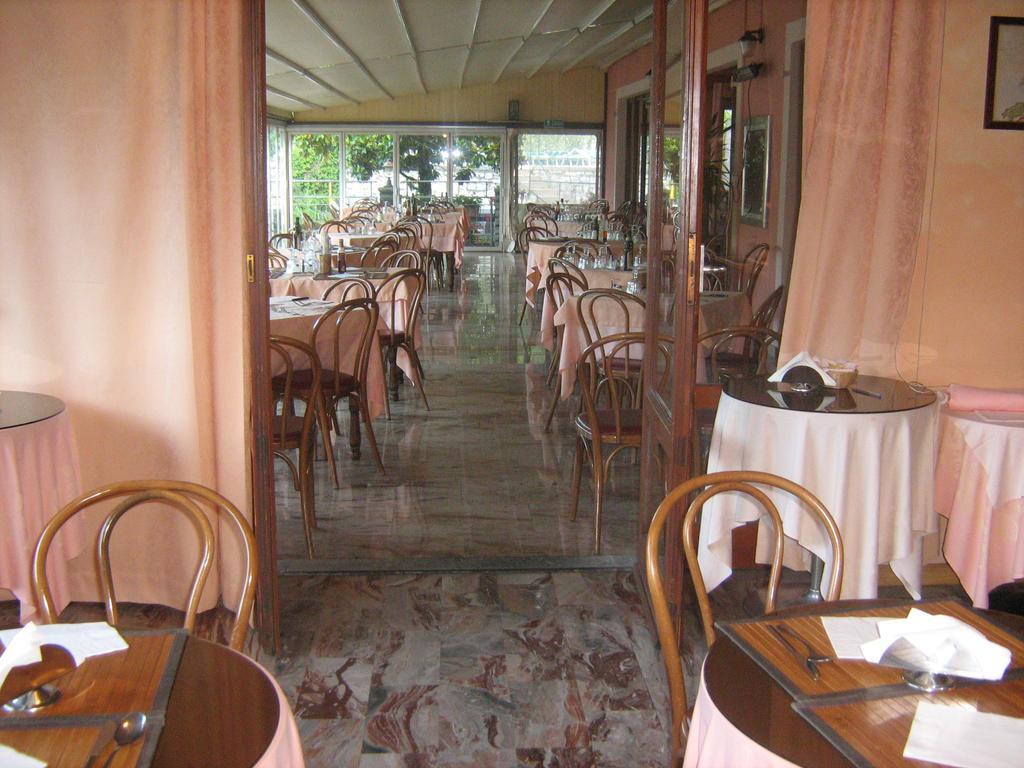 Hotel San Marino Laglio Exterior photo